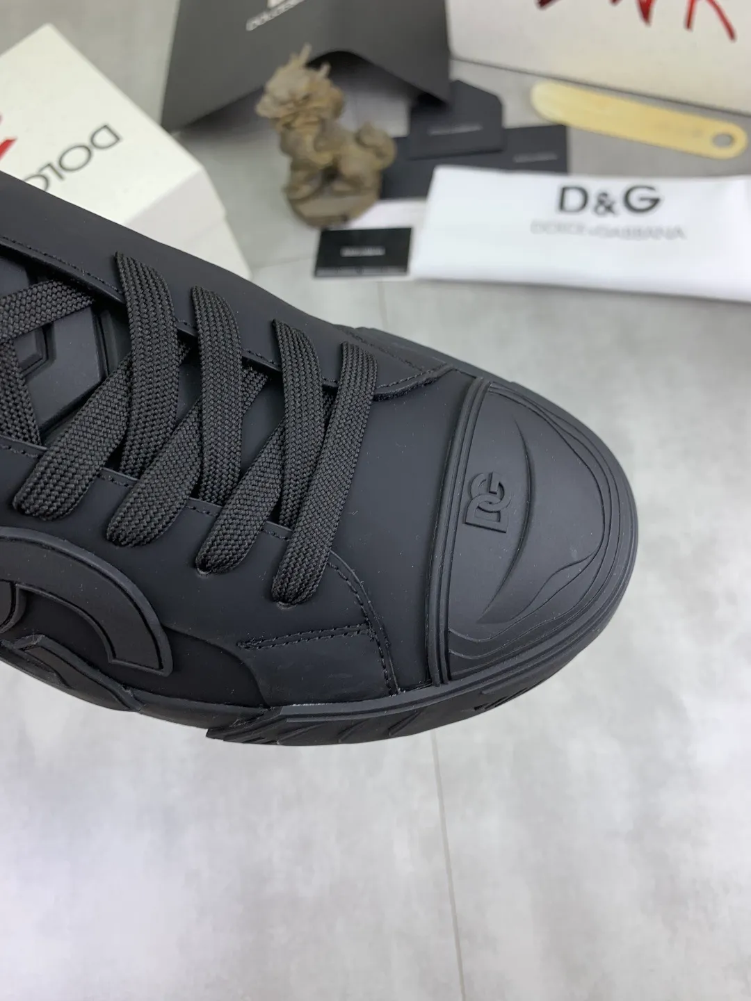 Men's shoes 💰P580💰 [New model] The latest hot style, top original quality, the official website synchronized with "DOLCE&GABBANA [Dolce & Gabbana] ~ High Quality." Effect Low-top casual DG men's shoes, loved by many celebrities, using high-end imported first-layer calfskin splicing logo design + cowhide feet, simple and elegant, perfectly interpreting the latest inspiration for shoes, integrating classics and fashion, luxury dreams, leading fashion Suitable for drivers, light and comfortable to drive, light and breathable for outdoor travel, high-end quality, trustworthy, 5️⃣color🉑️choice! Code number: 38-46